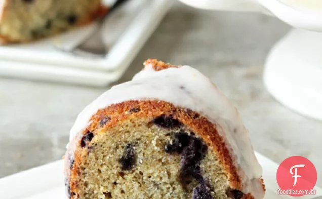 Bolo de iogurte de limão e mirtilo