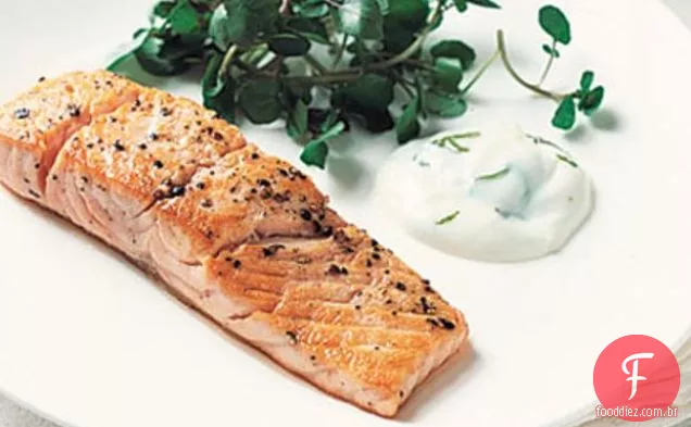Salmão Grelhado Com Limão Aïoli E Agrião