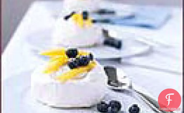 Pavlovas de manga e mirtilo