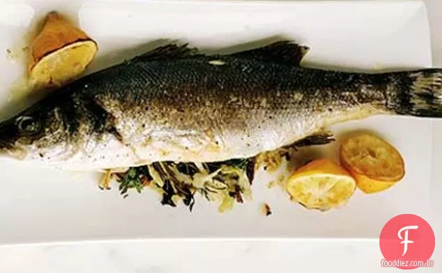 Um Peixe Assado Inteiro