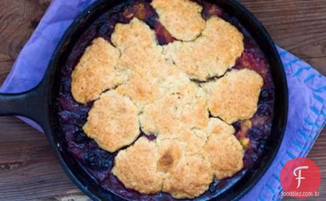 Blueberry Peach Cornmeal Sapateiro