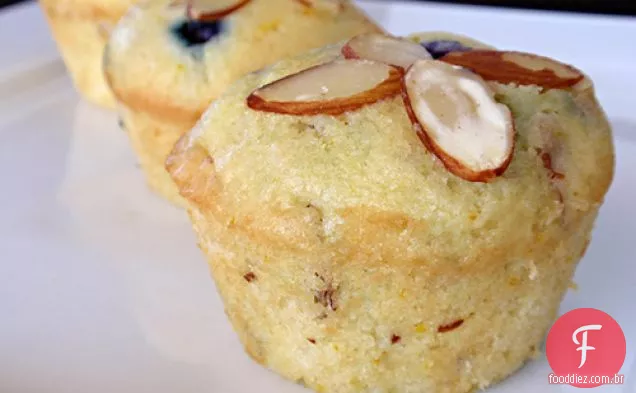 Muffins De Mirtilo De Amêndoa Laranja