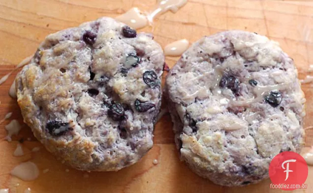 Biscoitos De Mirtilo Com Cobertura De Baunilha