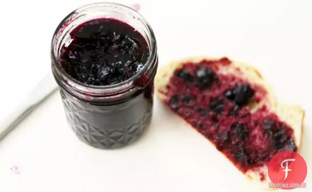 Geléia de mirtilo com infusão de menta