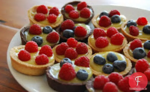 Tortas De Limão Com Bagas Frescas