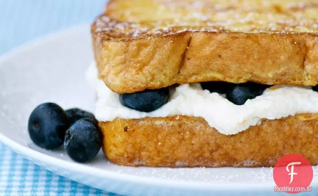 Blueberry E Ricotta Recheado Torradas Francesas Sanduíches De Café Da Manhã