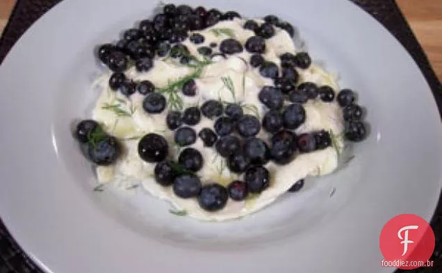 Omelete de Clara de ovo com mirtilos e Creme Fraiche