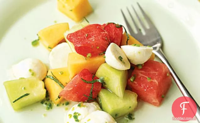 Salada De Mussarela De Três Melões