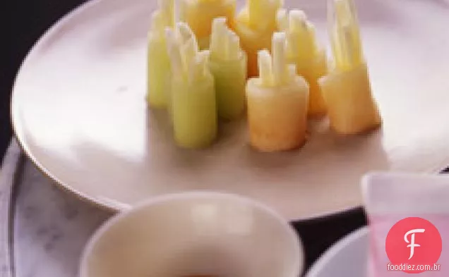 Sushi De Frutas Frias Com Molho De Mel