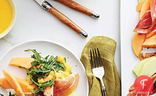 Salada Prosciutto e melão com vinagrete de melão