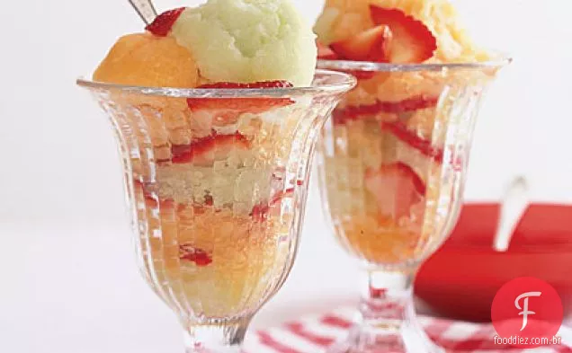 Congelamento de dois melão com molho de morango