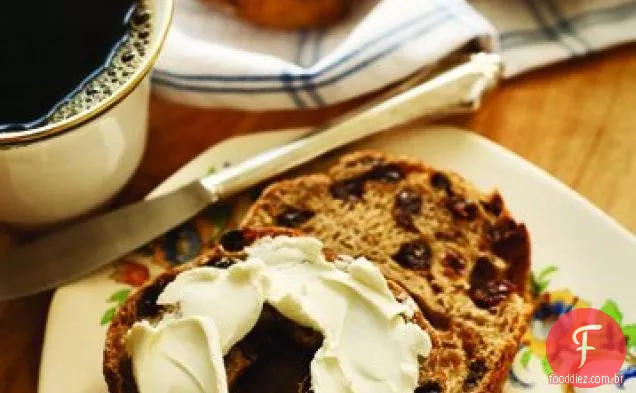 Bagels de trigo integral com passas de canela