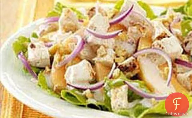 Salada de frango e melão com molho de iogurte