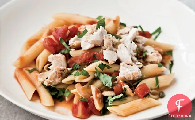 Penne Rigate com espadarte refogado picante