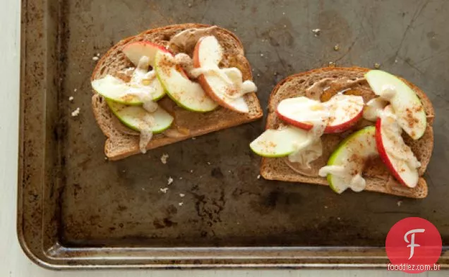 Sanduíche Apple Tahini