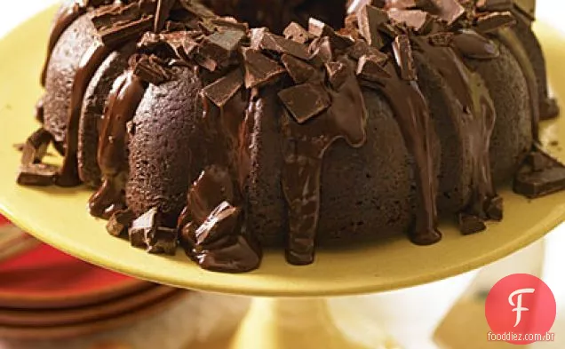 Bolo De Cereja Com Pedaços De Chocolate Escuro