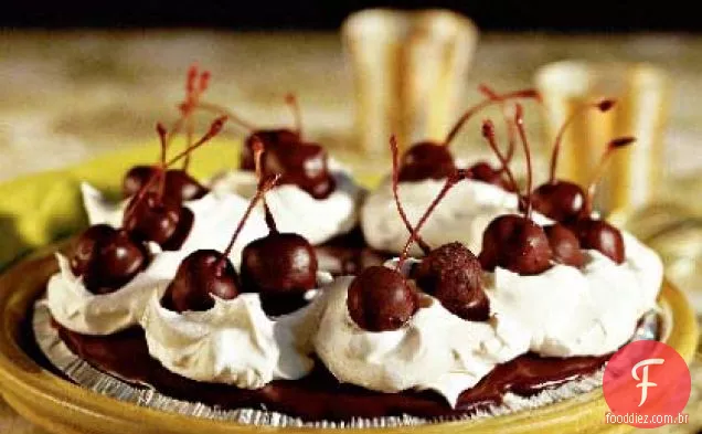 Torta De Cereja Coberta De Chocolate
