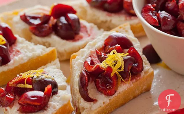 Crostinis De Cereja Doce, Limão E Ricota