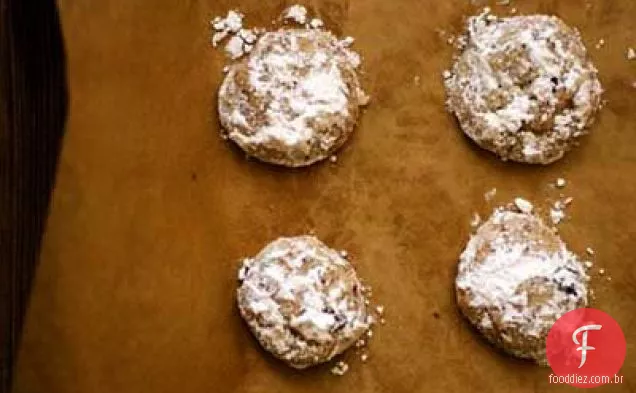 Biscoitos De Casamento De Amêndoa Cereja