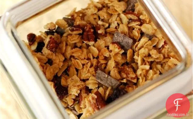 Granola De Cereja Seca Com Pedaços De Chocolate