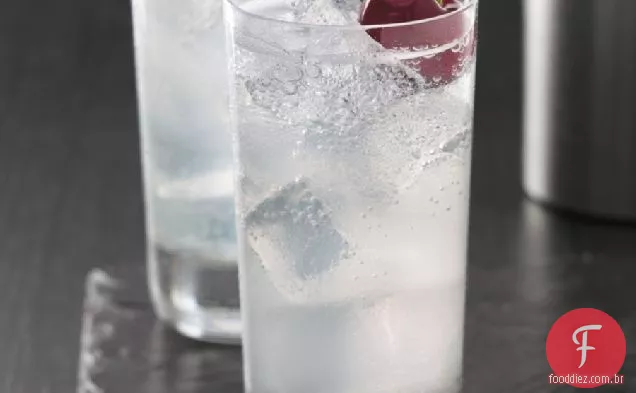 Receita De Coquetel De Vodka Com Fatia De Cereja