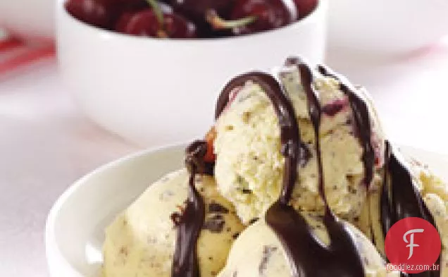 Sorvete de chocolate cereja