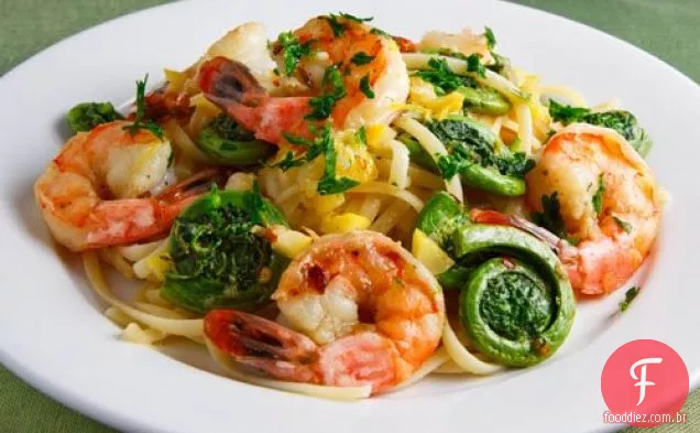 Camarão Fiddlehead Scampi