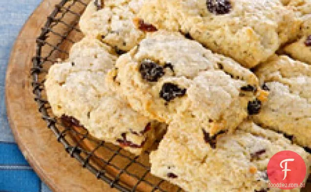Aveia e biscoitos de cereja secos