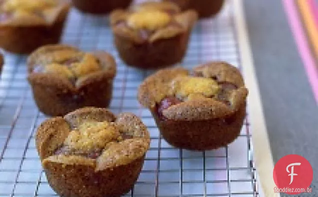 Bolos de cereja com açúcar mascavo
