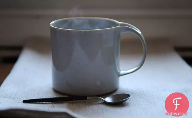 Toddy Quente Com Cerejas Secas E Limão