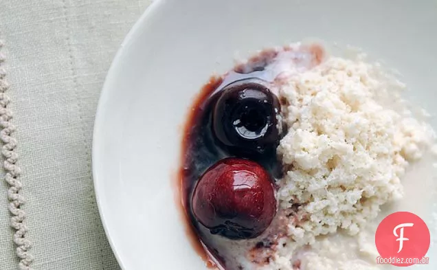 Gelo De Amêndoa Com Cerejas Envidraçadas