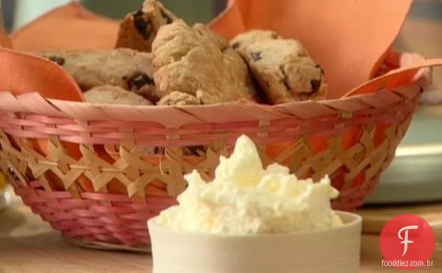 Scones Secos Da Amêndoa Da Cereja