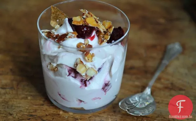 Cherry Brown Sugar Fool Com Amêndoas De Mel