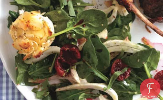 Mesclun E Salada De Cereja Com Queijo De Cabra Quente