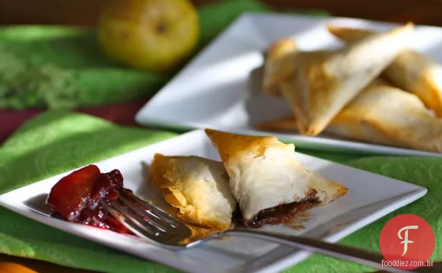 Samosas de Chocolate com Chutney de Pêra e cereja