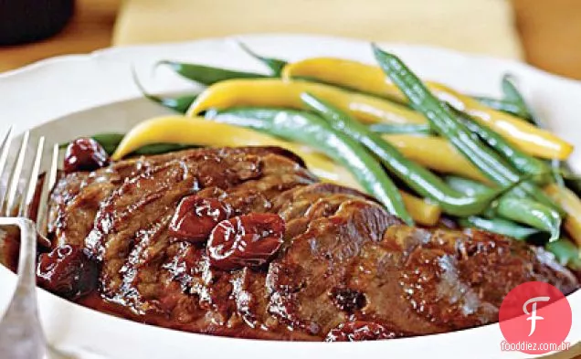 Peitos de pato com Pinot Noir e molho de cereja