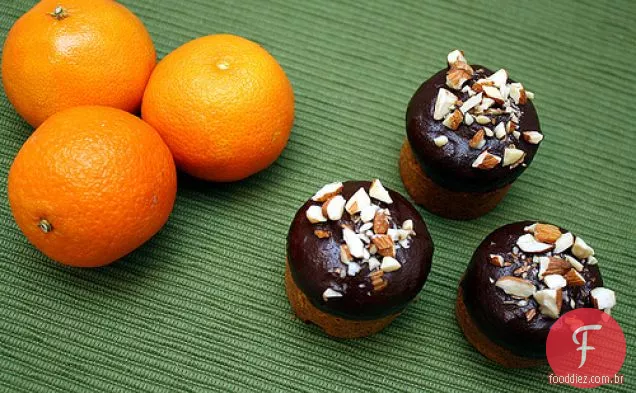 Bolos Clementine Com Cobertura De Chocolate Escuro