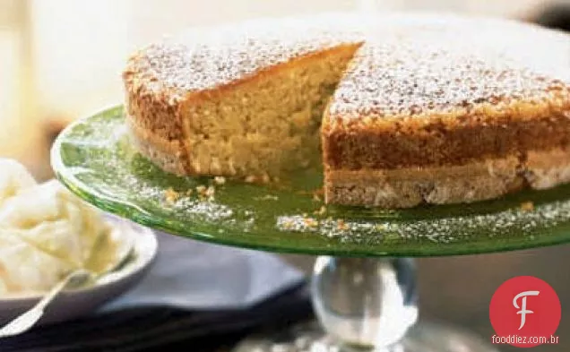 Bolo de manteiga de coco com leite gelado de gengibre