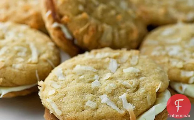 Biscoitos De Bola De Neve De Coco