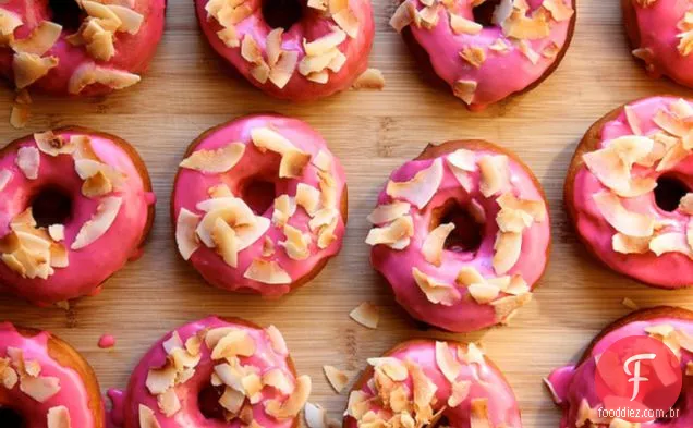 Rosquinhas Cor-De-Rosa Com Coco Torrado