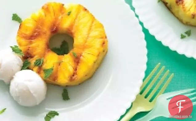 Abacaxi Grelhado Com Sorvete De Coco