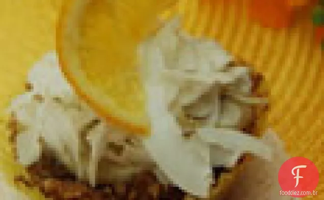 Pudim De Limão Recheado Cupcakes De Coco Com Cobertura De Coco Raspada