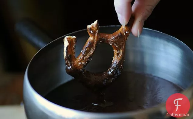 Cajeta De Coco E Fondue De Chocolate