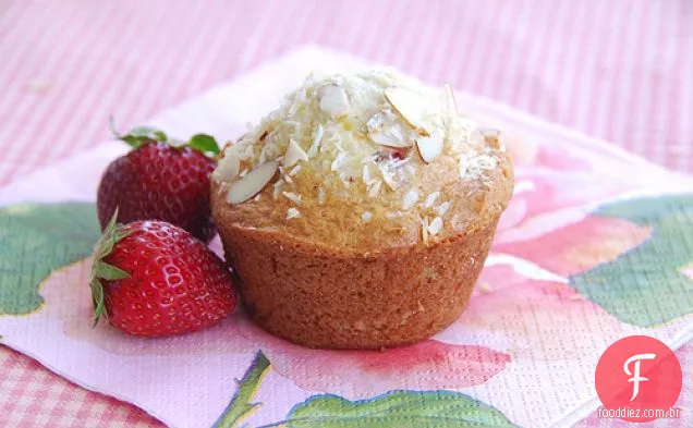 Muffins Frescos De Morango, Amêndoa E Coco