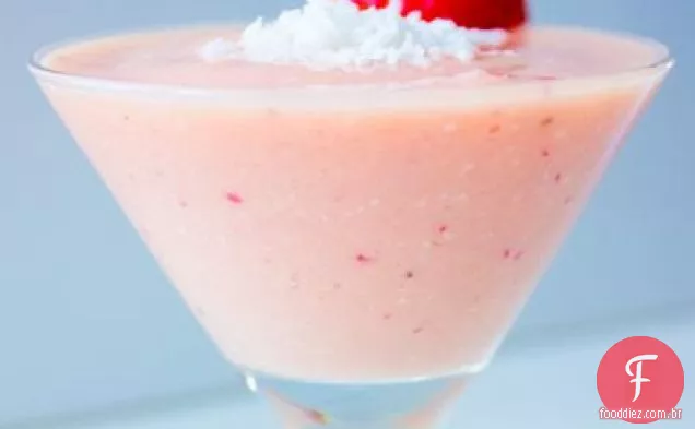 Smoothie Fresco Do Coco Do Mamão Da Morango