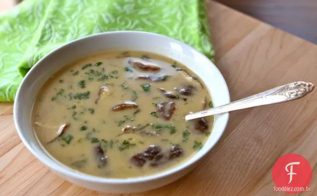 Sopa De Frango De Coco Em Estilo Tailandês