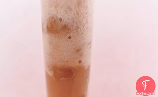 Mocha Com Especiarias De Canela Flutua