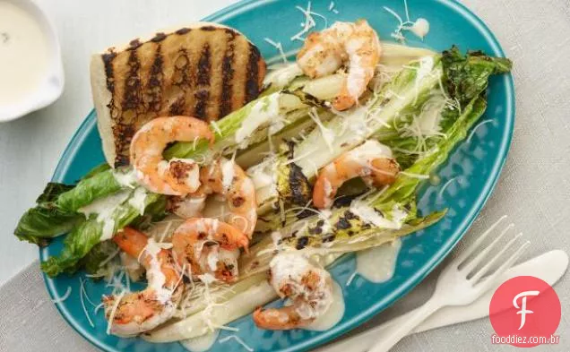 Salada Caesar grelhada com camarão