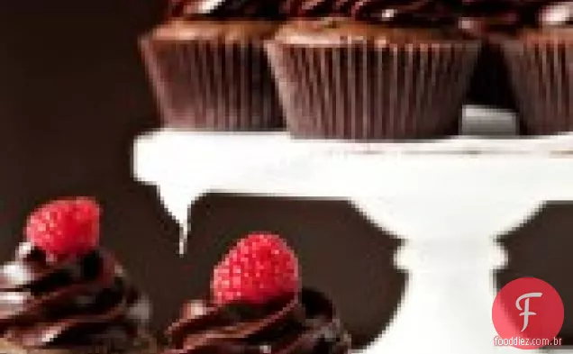 Cupcakes De Chocolate Com Cobertura De Chambord
