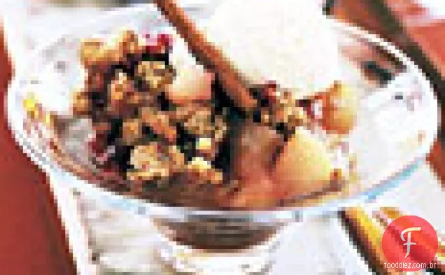 Pêra-Cranberry crocante com sorvete de canela